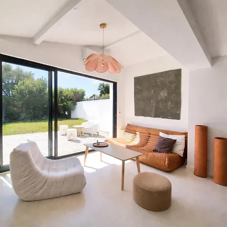 Architect's Duplex With Garden *