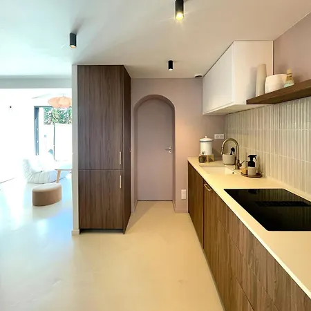 Architect's Duplex With Garden Апартаменти